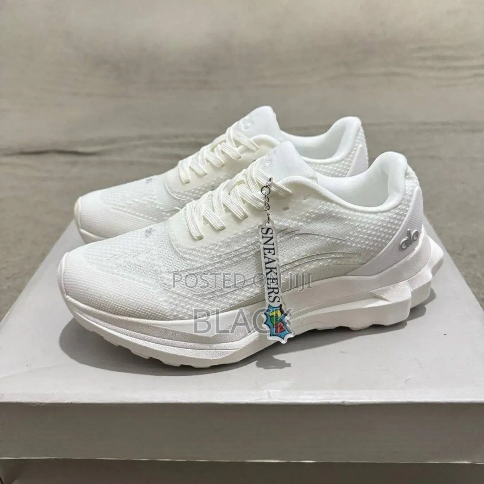 Alo Yoga Runner. "White Fashion Shoes" Master Quality