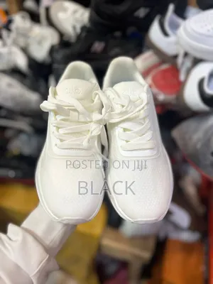 Alo Yoga Runner. "White Fashion Shoes" Master Quality