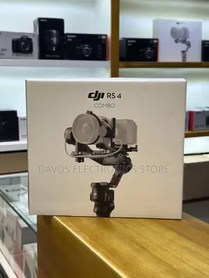 DJI RS 4 Combo Gimbal Stabilizer