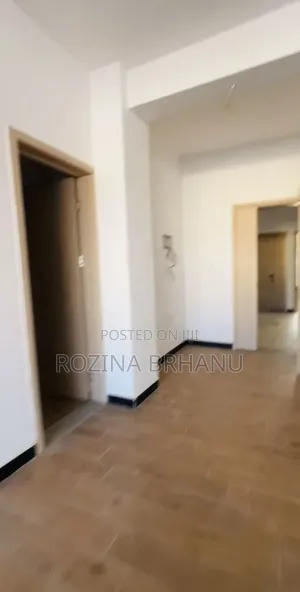 3bdrm Apartment in ሀያት, Yeka for sale