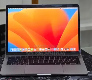 New Laptop Apple MacBook Pro 2017 16GB Intel Core i5 SSD 512GB