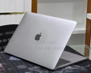 New Laptop Apple MacBook Pro 2017 16GB Intel Core i5 SSD 512GB