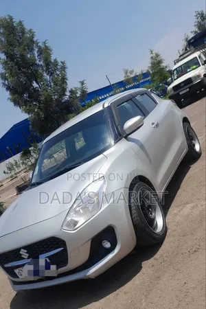 Suzuki Swift 2022 Silver