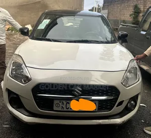 Suzuki Swift 2022 White