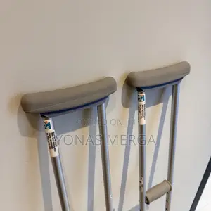Adjustable Crutches With Closed Cuff𩓙支can Stay Mobile and Independent