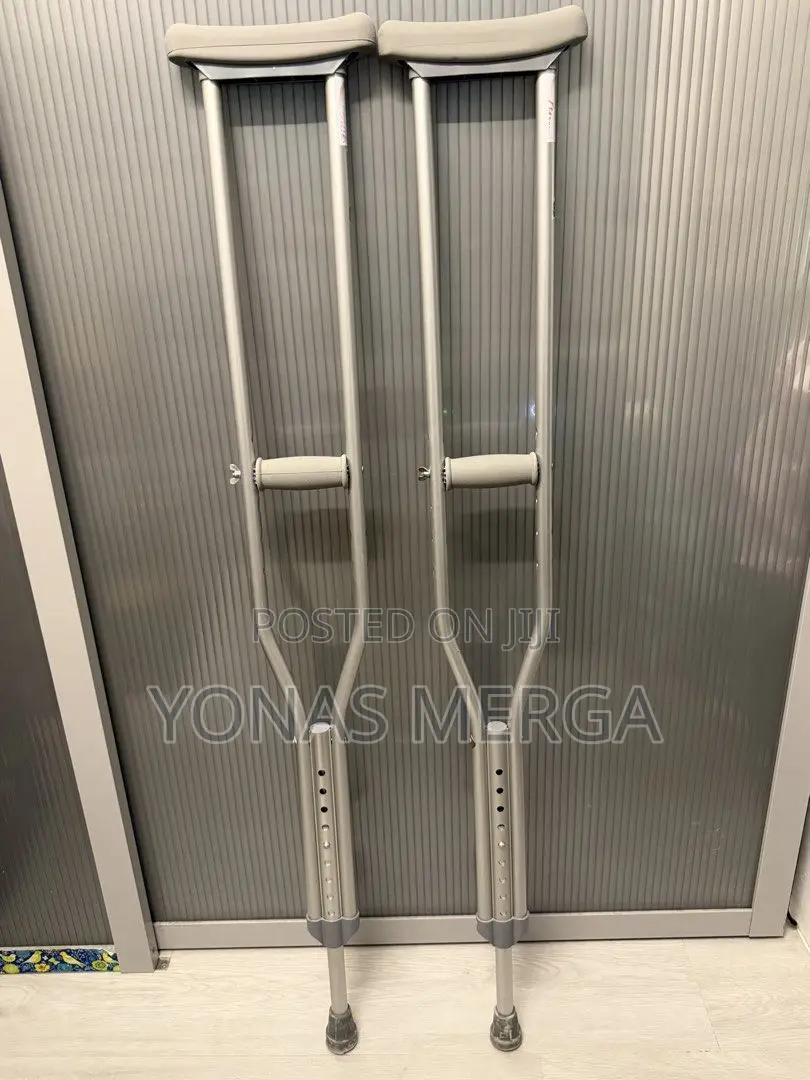 Bilateral Axillary Crutches会忱Probasics Aluminum Crutches - Tall