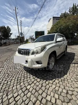 Toyota Land Cruiser Prado 2011 White