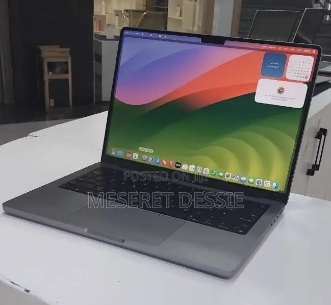 New Laptop Apple MacBook Pro 2021 M1 32GB Apple M1 Pro SSD 512GB