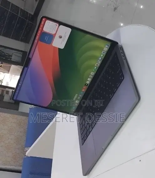New Laptop Apple MacBook Pro 2021 M1 32GB Apple M1 Pro SSD 512GB