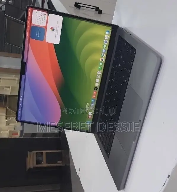 New Laptop Apple MacBook Pro 2021 M1 32GB Apple M1 Pro SSD 512GB