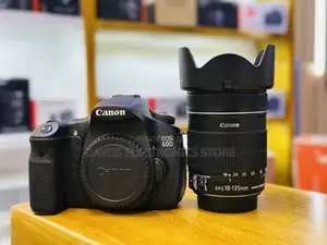 Canon EOS 60D DSLR Camera With 18-135mm Lens