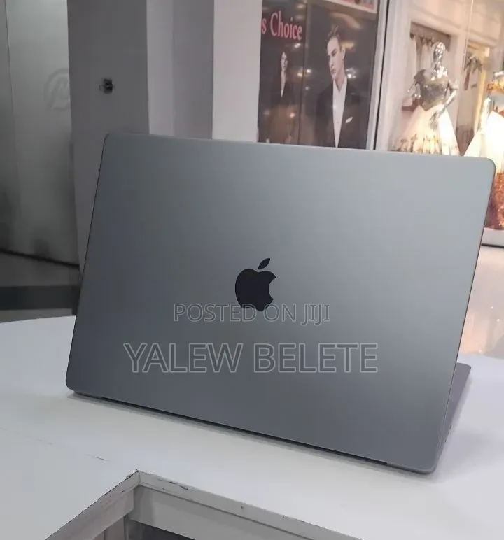 New Laptop Apple MacBook Pro 32GB Apple M1 Pro SSD 1T