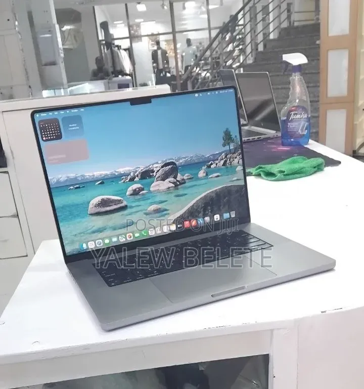 New Laptop Apple MacBook Pro 32GB Apple M1 Pro SSD 1T