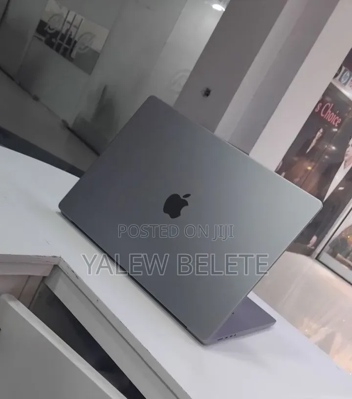 New Laptop Apple MacBook Pro 32GB Apple M1 Pro SSD 1T