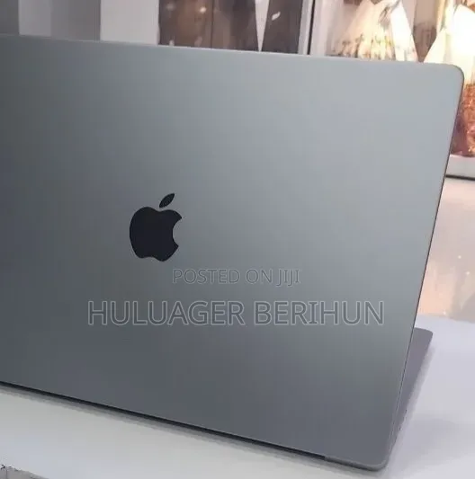 New Laptop Apple MacBook Pro 2021 M1 32GB Apple M1 Pro SSD 1T