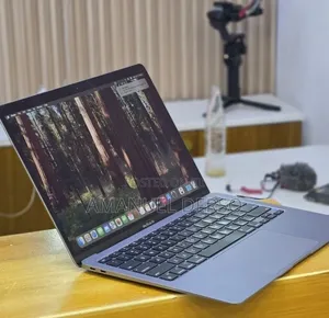 New Laptop Apple MacBook Pro 2021 M1 16GB Apple M1 Pro SSD 256GB