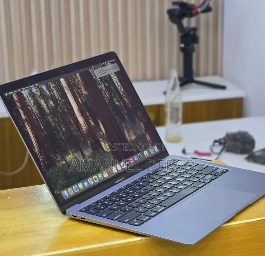 New Laptop Apple MacBook Pro 2021 M1 16GB Apple M1 Pro SSD 256GB