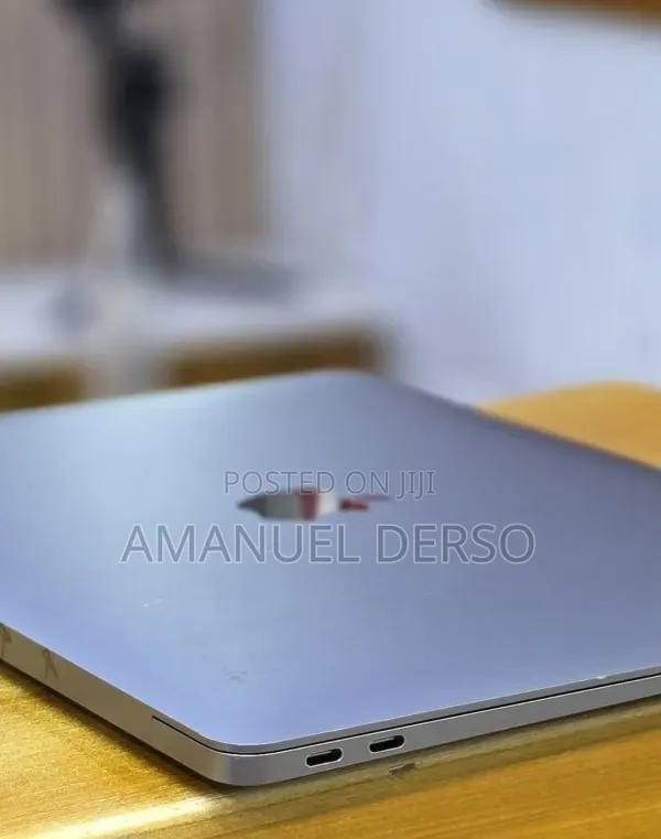 New Laptop Apple MacBook Pro 2021 M1 16GB Apple M1 Pro SSD 256GB