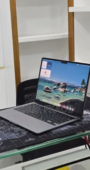 New Laptop Apple MacBook Air 2022 M2 16GB Apple M2 SSD 256GB