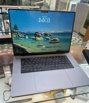 New Laptop Apple MacBook 16GB Apple M1 Pro SSD 512GB