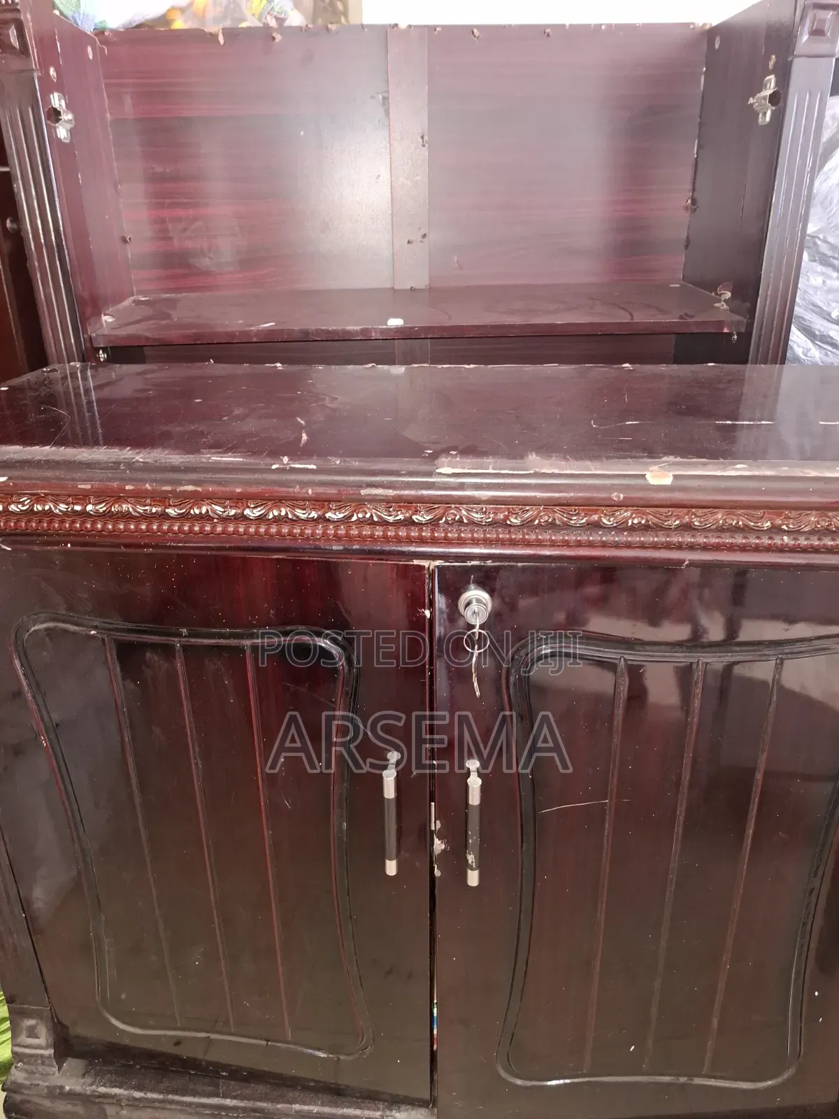 Furniture Commodina