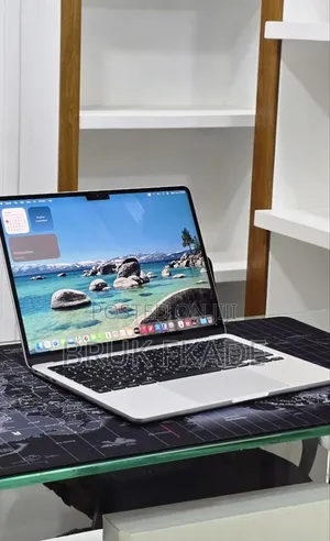New Laptop Apple MacBook Air 2022 M2 8GB Apple M2 SSD 256GB
