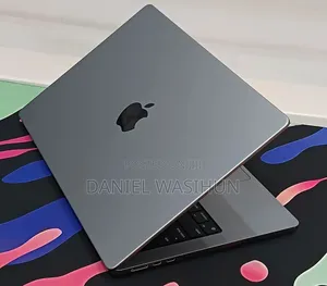 New Laptop Apple MacBook Pro 2023 M3 8GB Apple M3 Pro SSD 512GB