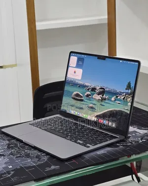 New Laptop Apple MacBook Air 2022 M2 16GB AMD A8 SSD 256GB