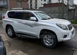 Toyota Land Cruiser 2011 Ivory