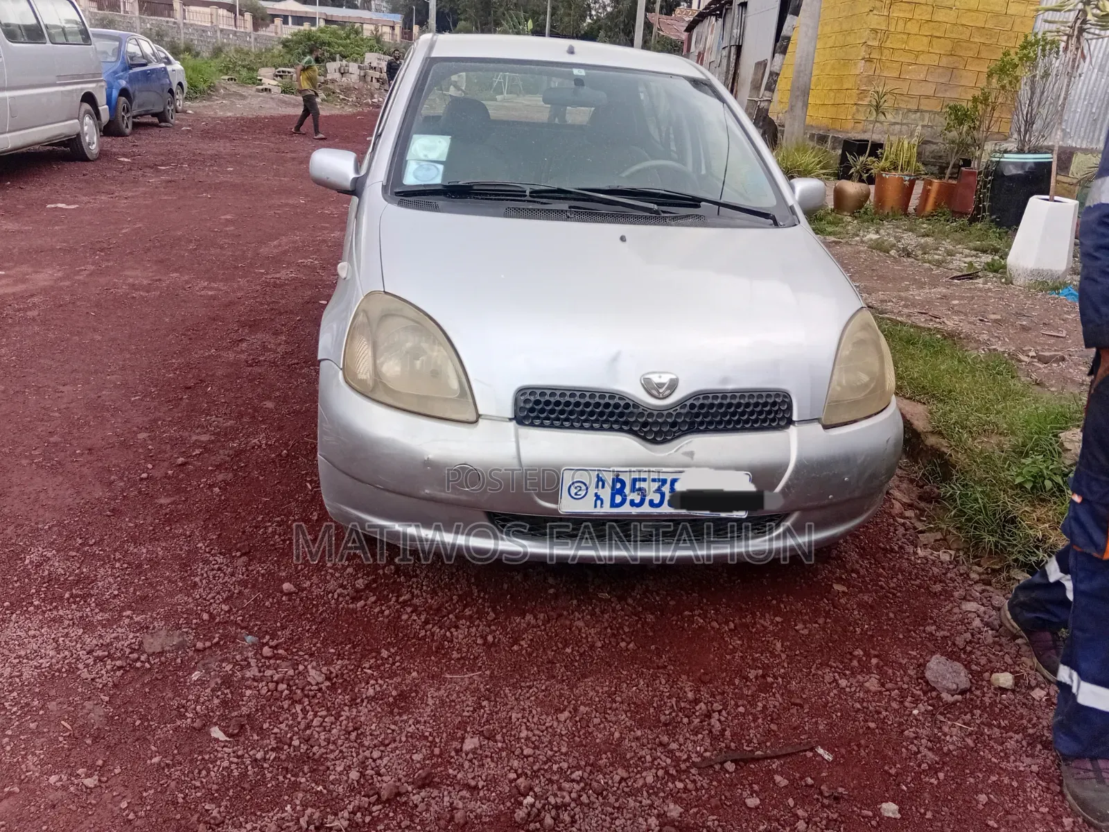 Toyota Vitz 1999 Silver