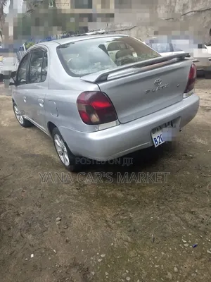 Toyota Platz 2001 Silver