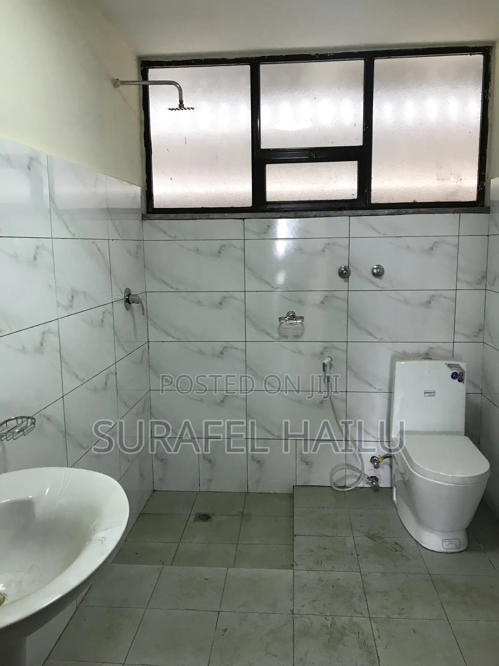4bdrm Apartment in Addis Ketema for sale