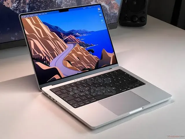 Laptop Apple MacBook Pro 2024 M4 Pro 24GB Apple M4 Pro SSD 512GB