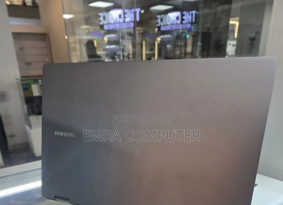 New Laptop Samsung 16GB Intel Core Ultra 7 SSD 512GB