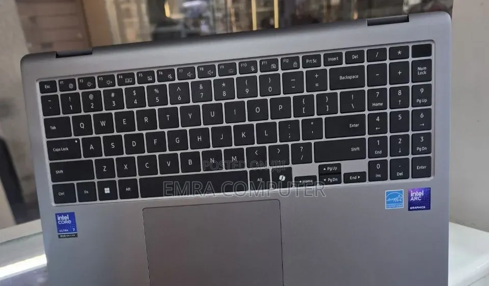 New Laptop Samsung 16GB Intel Core Ultra 7 SSD 512GB