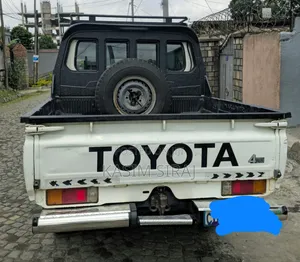 Toyota Land Cruiser 2018 White