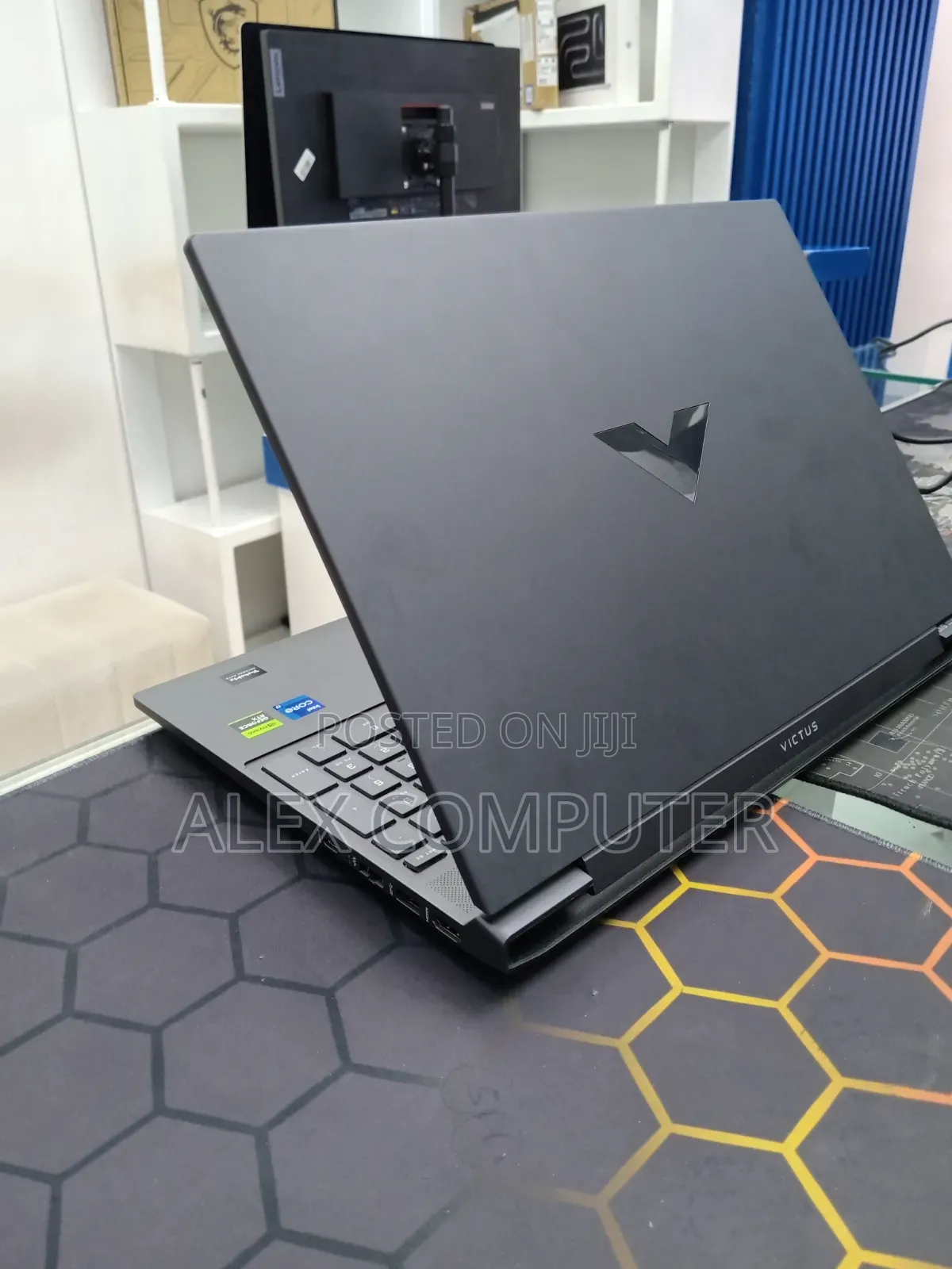 New Laptop HP Victus 15 16GB Intel Core i7 SSD 1T
