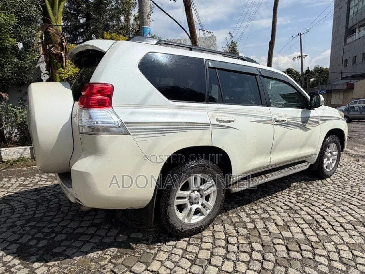 Toyota Land Cruiser 2011 White