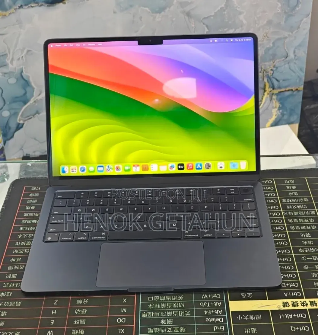 New Laptop Apple MacBook Air 2022 M2 8GB Apple M2 SSD 512GB