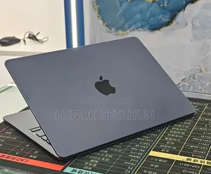 New Laptop Apple MacBook Air 2022 M2 8GB Apple M2 SSD 512GB