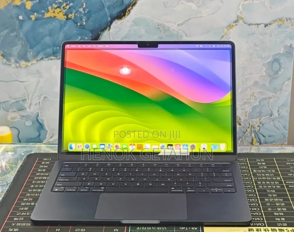 New Laptop Apple MacBook Air 2022 M2 8GB Apple M2 SSD 512GB
