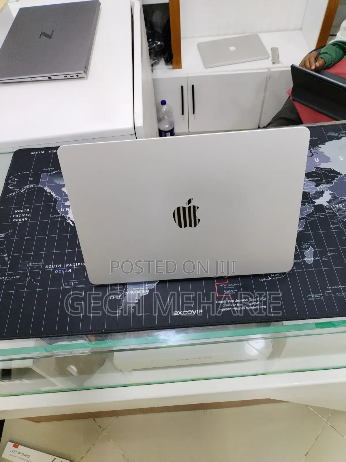 New Laptop Apple MacBook Air 2022 M2 8GB Apple M2 SSD 256GB