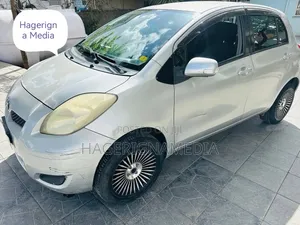 Toyota Yaris 2010 Silver