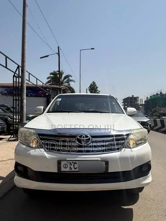 Toyota Fortuner 2012 White