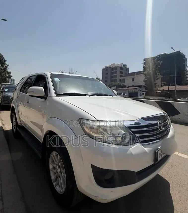 Toyota Fortuner 2012 White