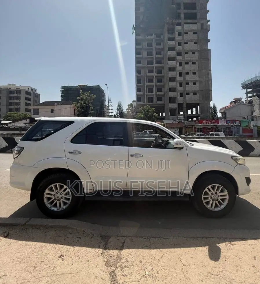 Toyota Fortuner 2012 White