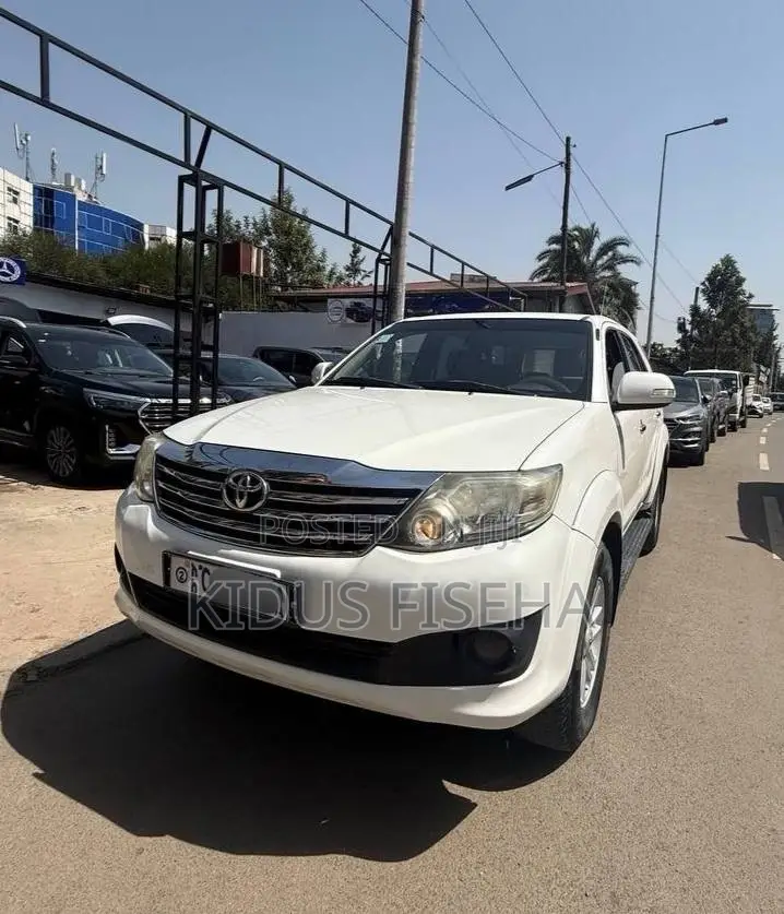 Toyota Fortuner 2012 White