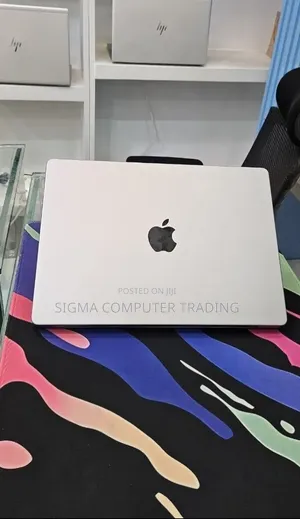 New Laptop Apple MacBook Pro 2023 M3 8GB Apple M3 SSD 512GB