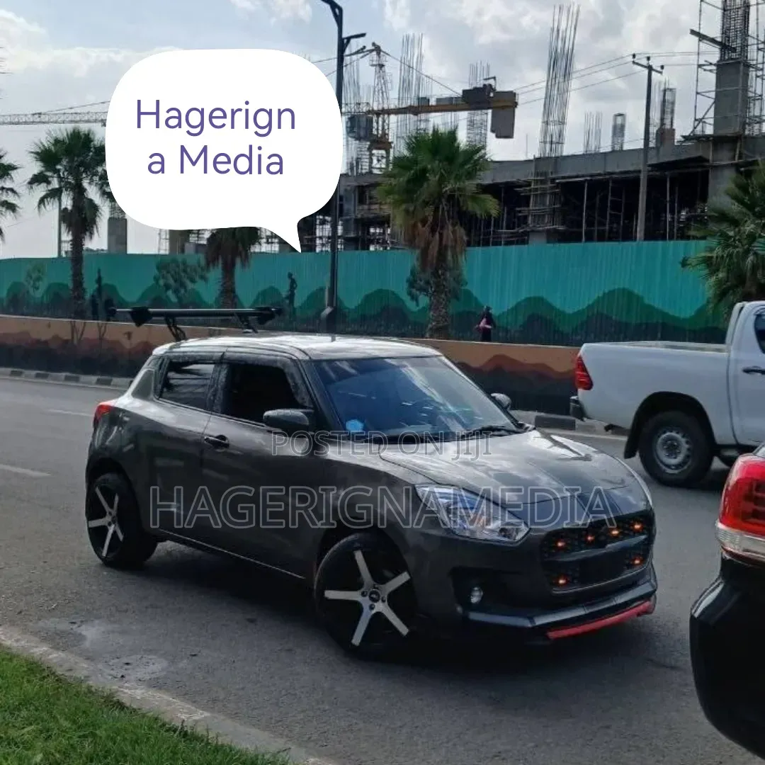 Suzuki Swift 2022 Gray