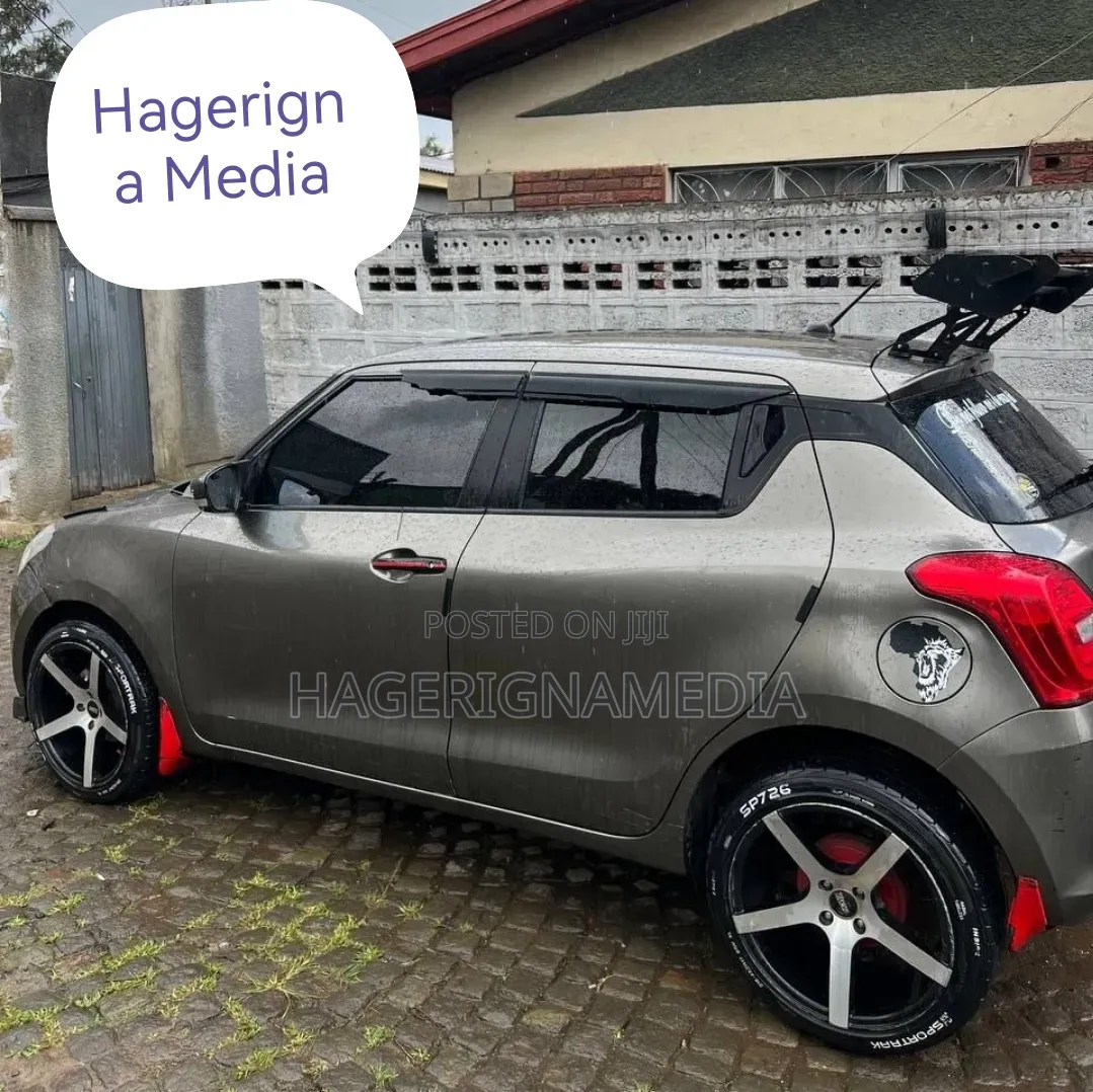 Suzuki Swift 2022 Gray